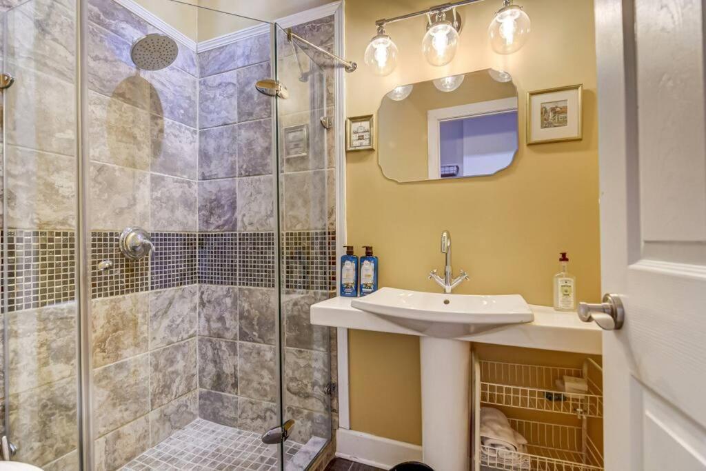 Lovely 2-Bedroom Unit In ספרינגפילד מראה חיצוני תמונה